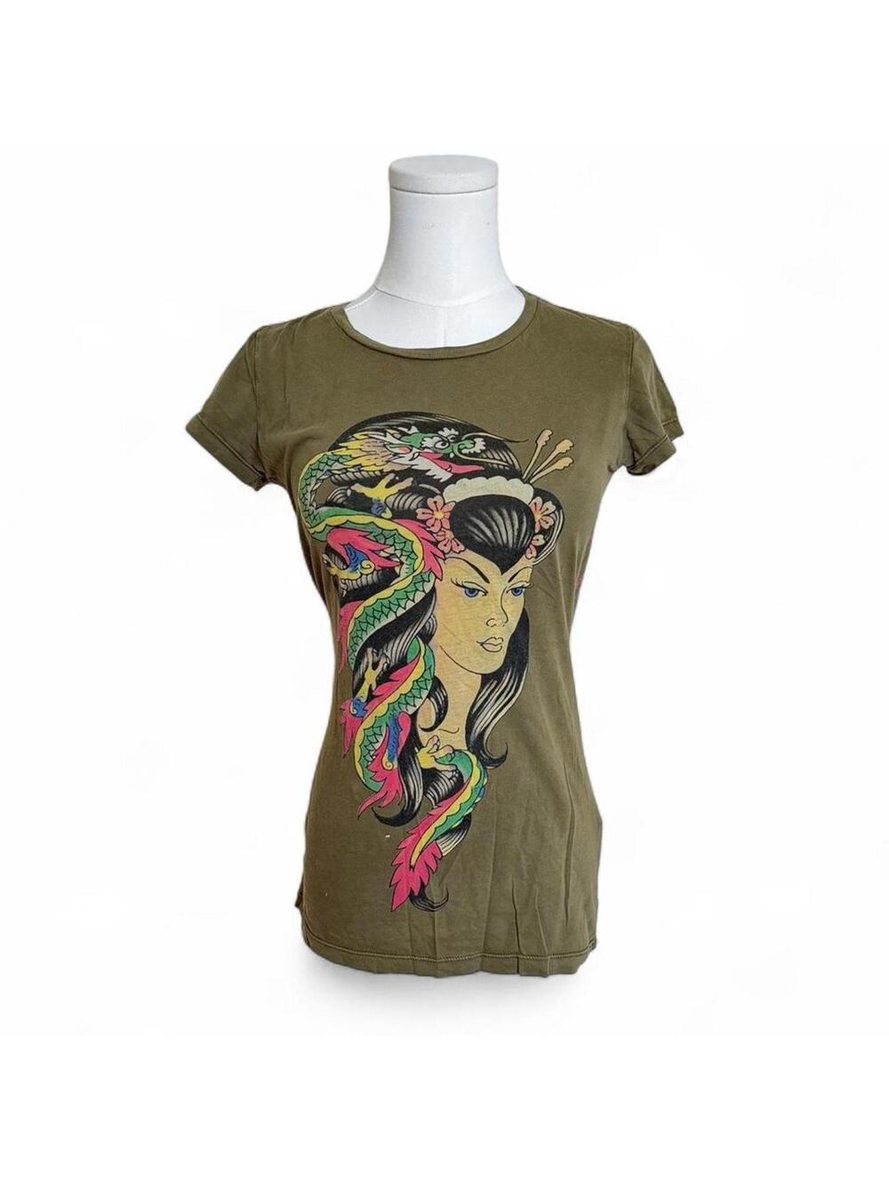Ed Hardy tshirt with tattoo graphic print. No size tag but fit a S/M.